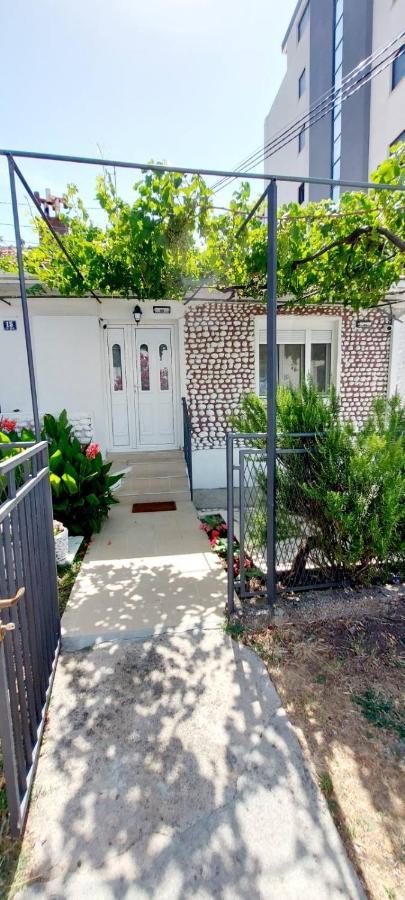 Apartments Radulovic ストモレ エクステリア 写真